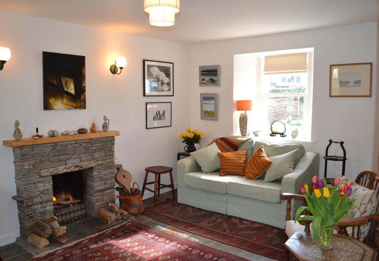 Camlann Apartment Alyth Bagian luar foto